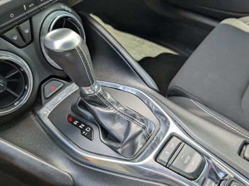 Used 2017 Chevrolet Camaro LT w/ Technology Package RWD image 16
