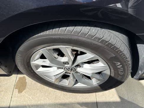 Used 2018 Volkswagen Passat 2.0T S image 4