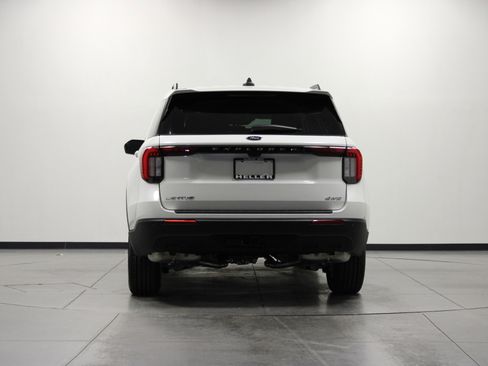 New 2026 Ford Explorer Active image 5