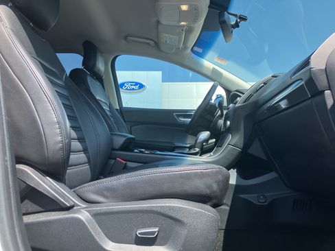 Used 2018 Ford Edge SEL AWD/4WD image 36