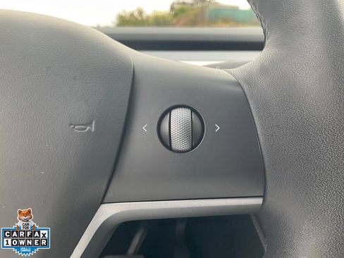 Used 2023 Tesla Model Y Long Range AWD/4WD image 41