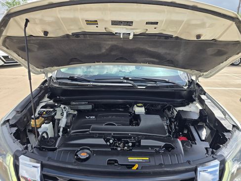 Used 2019 Nissan Pathfinder SV image 17