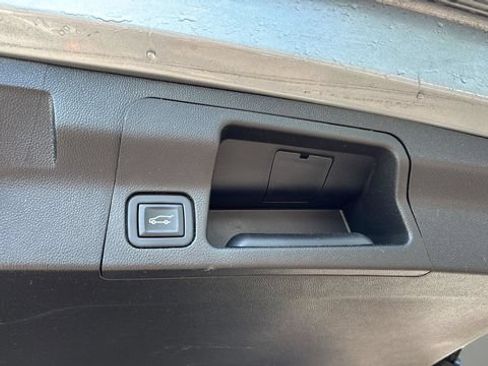 Used 2023 GMC Acadia SLE w/ Driver Convenience Package AWD/4WD image 31