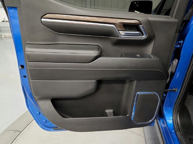 Used 2024 Chevrolet Silverado 1500 RST AWD/4WD image 43