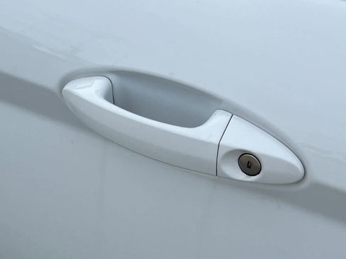 Used 2019 Ford Fiesta SE image 18