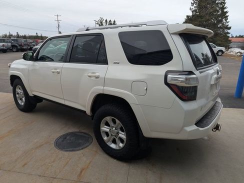 Used 2016 Toyota 4Runner SR5 image 7