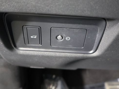 Used 2022 Jaguar E-PACE SE image 37