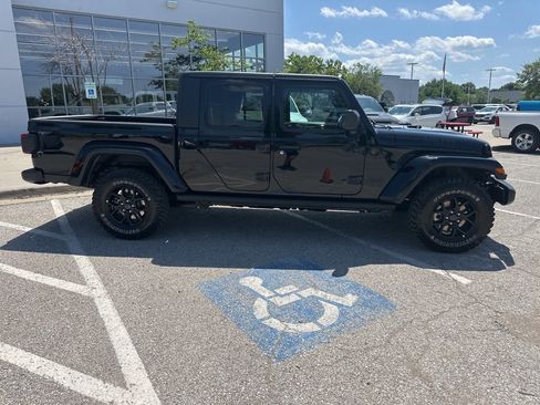 New 2025 Jeep Gladiator Willys image 34