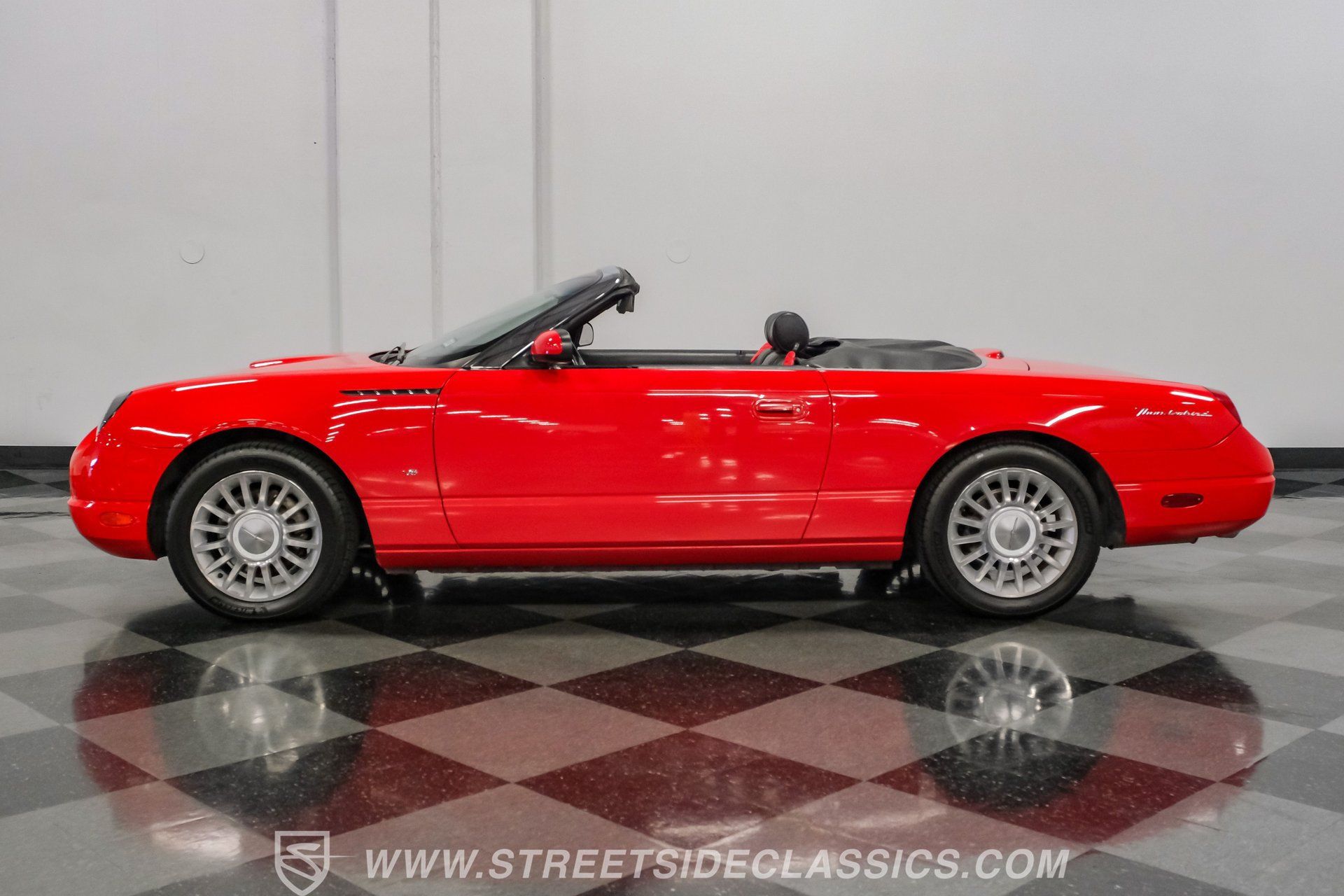 Used 2004 Ford Thunderbird RWD image 2