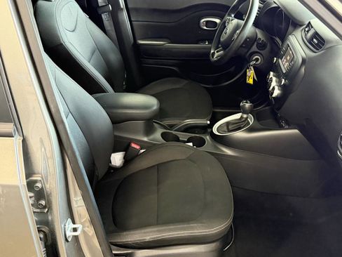 Used 2017 Kia Soul + FWD Hatchback 2.0L 4-Cyl image 21