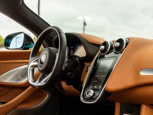 Used 2023 McLaren GT RWD image 37