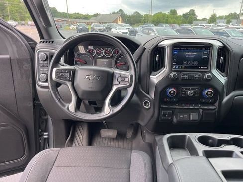 Used 2021 Chevrolet Silverado 1500 RST AWD/4WD image 16