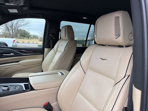 Certified 2023 Cadillac Escalade Premium Luxury image 15