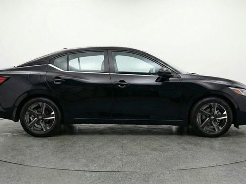 Used 2025 Nissan Sentra SV FWD image 11