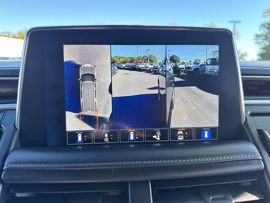 Used 2022 Chevrolet Tahoe LT w/ Luxury Package AWD/4WD image 37