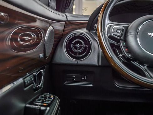 Used 2016 Jaguar XJ L Portfolio image 30