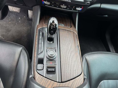 Used 2017 Maserati Levante w/ Luxury Package image 17