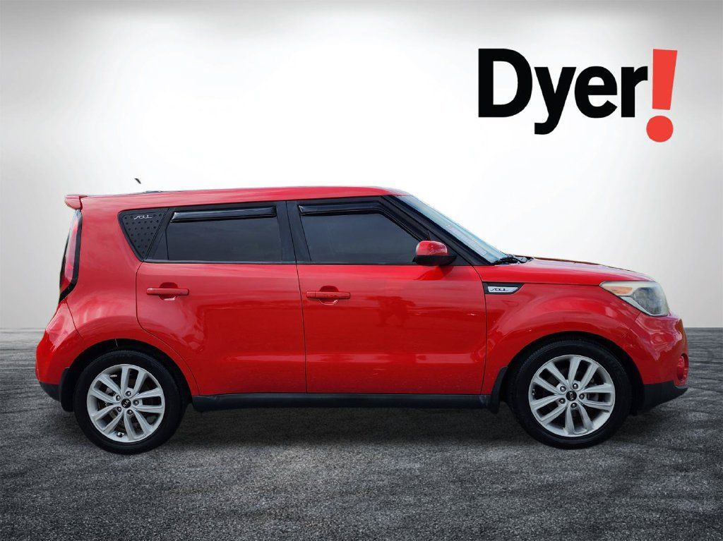 Used 2017 Kia Soul + FWD image 3