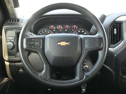 Used 2020 Chevrolet Silverado 1500 Custom w/ Custom Value Package image 18