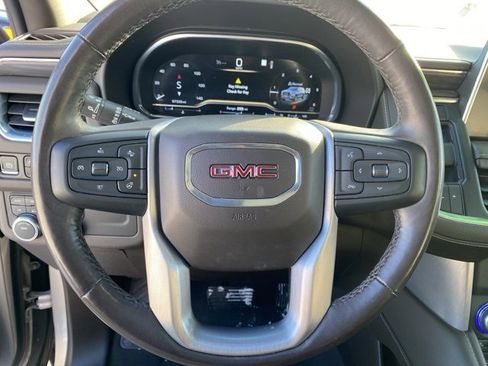 Used 2022 GMC Yukon XL SLT w/ SLT Premium Package image 21