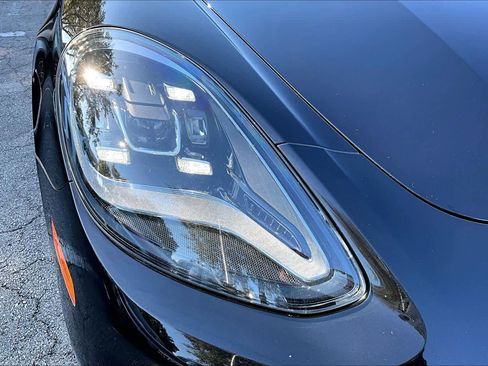 Used 2022 Porsche Panamera 4S w/ Premium Package image 27