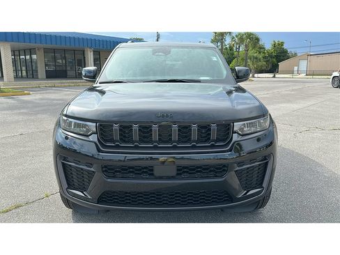 New 2026 Jeep Grand Cherokee Altitude RWD image 9