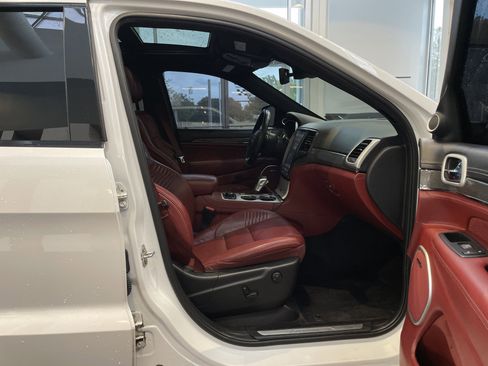 Used 2018 Jeep Grand Cherokee Trackhawk AWD/4WD image 37