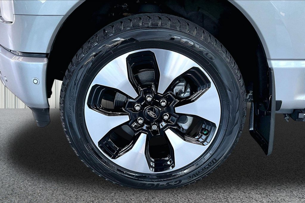 Used 2023 Ford F150 Lightning Platinum AWD/4WD image 36