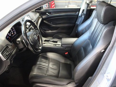 Used 2021 Honda Accord Touring image 9