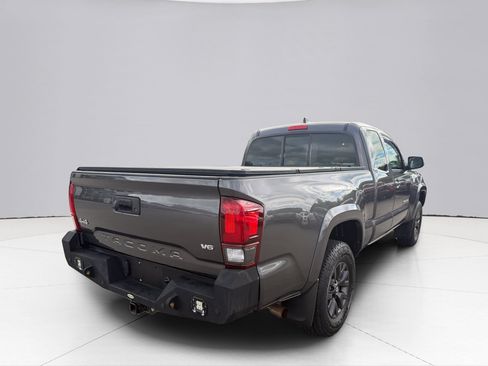 Used 2021 Toyota Tacoma SR5 AWD/4WD image 12