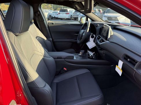 Used 2025 Lexus UX 300h AWD image 22