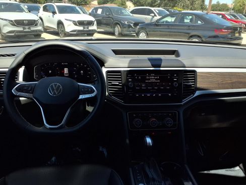 Certified 2023 Volkswagen Atlas SE FWD image 22