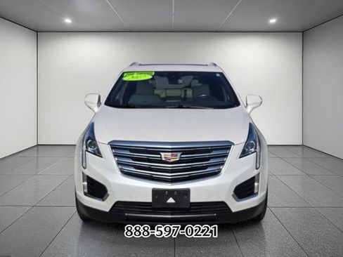 Used 2017 Cadillac XT5 Luxury w/ Driver Awareness Package FWD image 8