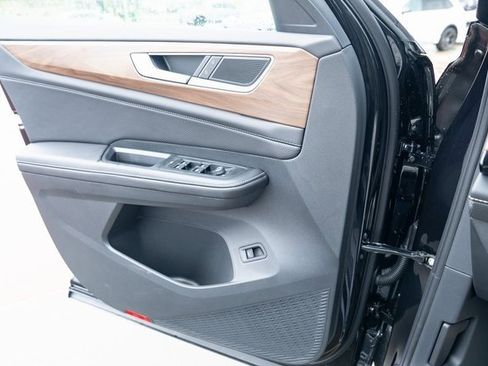 New 2026 Volkswagen Atlas SE image 25