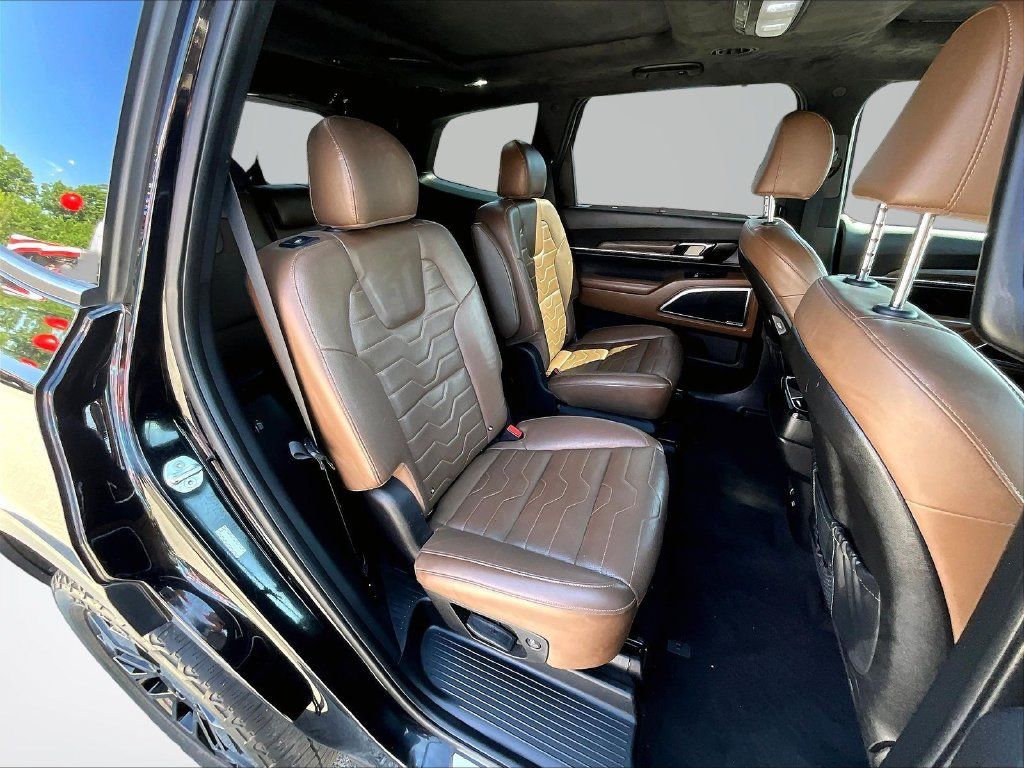 Used 2022 Kia Telluride SX w/ SX Prestige Package AWD/4WD image 28
