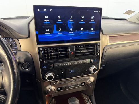 Used 2017 Lexus GX 460 Premium w/ Premium Package image 24