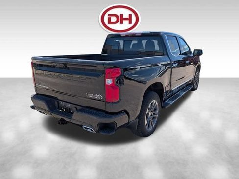 Used 2024 Chevrolet Silverado 1500 High Country w/ Technology Package AWD/4WD image 8