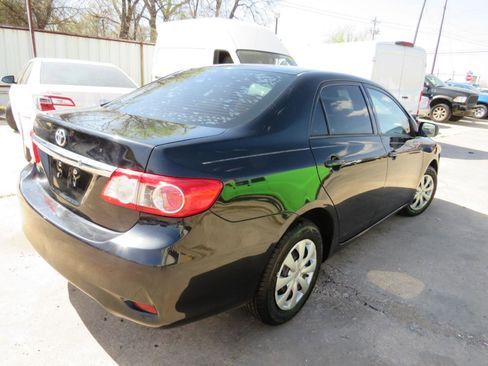 Used 2013 Toyota Corolla L FWD image 4