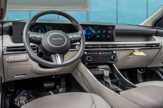 New 2026 Hyundai Tucson SEL Plus FWD image 33
