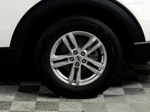 Used 2023 Ford Explorer XLT w/ Equipment Group 202A RWD image 19