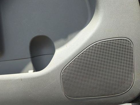 Certified 2017 Nissan Frontier SV RWD image 29