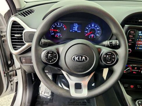 Used 2021 Kia Soul LX FWD image 13