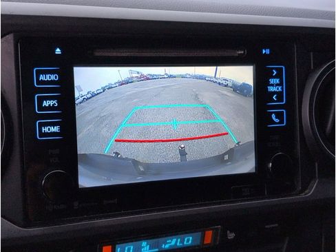 Used 2017 Toyota Tacoma TRD Off-Road image 16