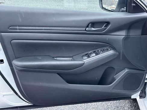 Used 2025 Nissan Altima 2.5 S image 13