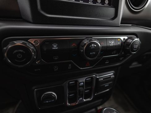 Used 2023 Jeep Wrangler Freedom Edition image 16