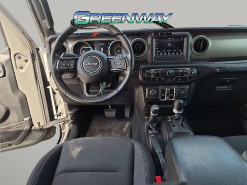 Used 2022 Jeep Wrangler Unlimited Sport AWD/4WD image 9