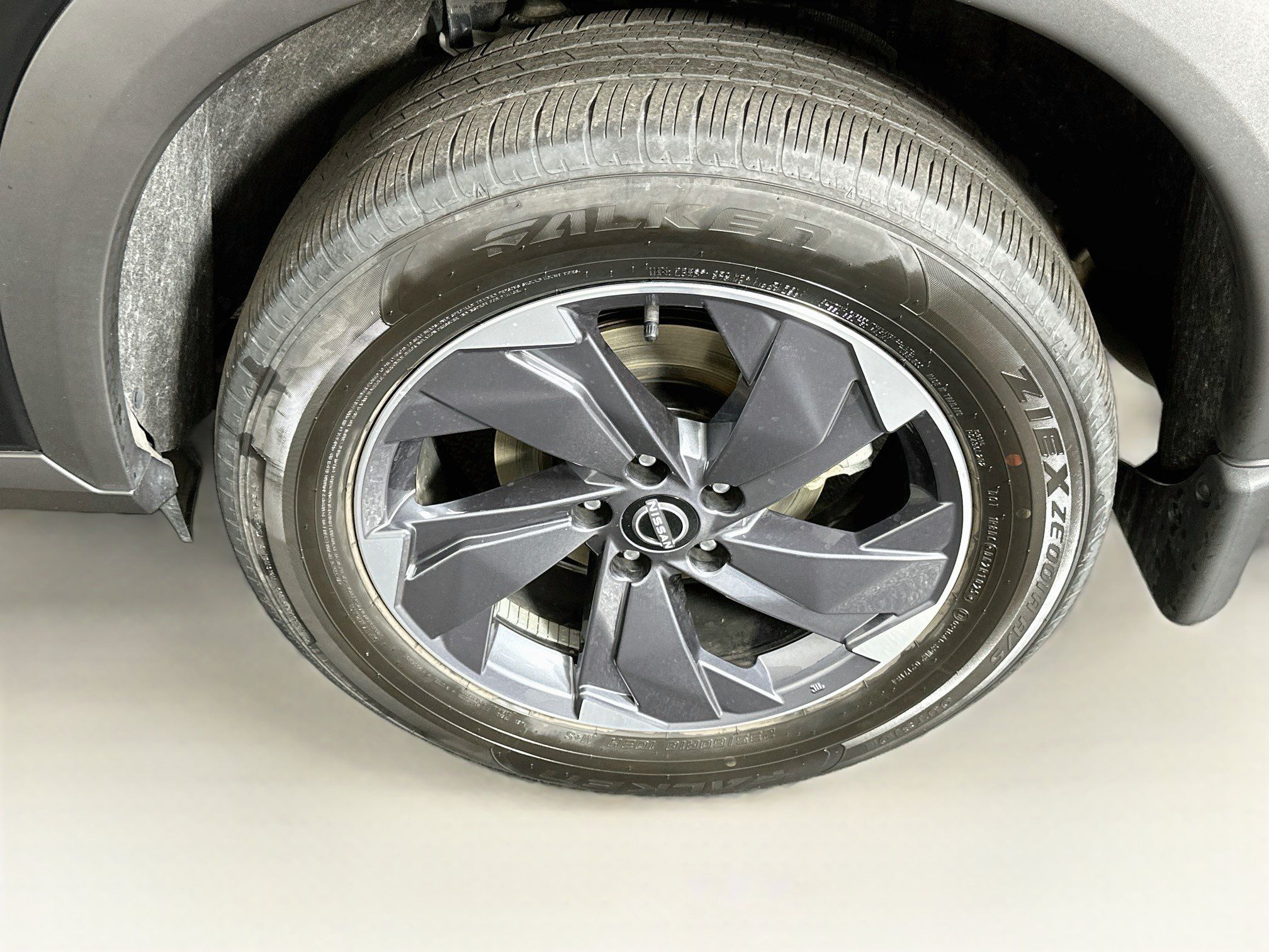 Used 2025 Nissan Rogue SV FWD image 11