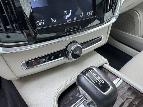 Used 2018 Volvo S90 T5 Momentum w/ Convenience Package AWD/4WD image 27