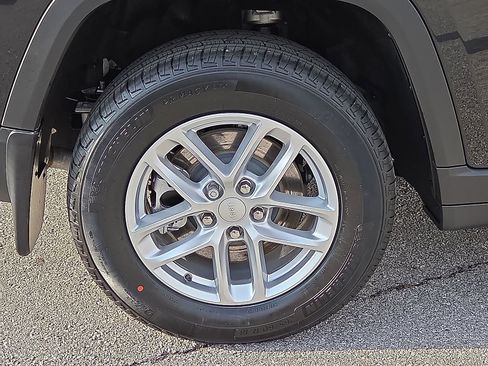 New 2026 Jeep Grand Cherokee L 4WD image 7