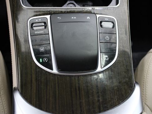 Used 2020 Mercedes-Benz GLC 300 image 21
